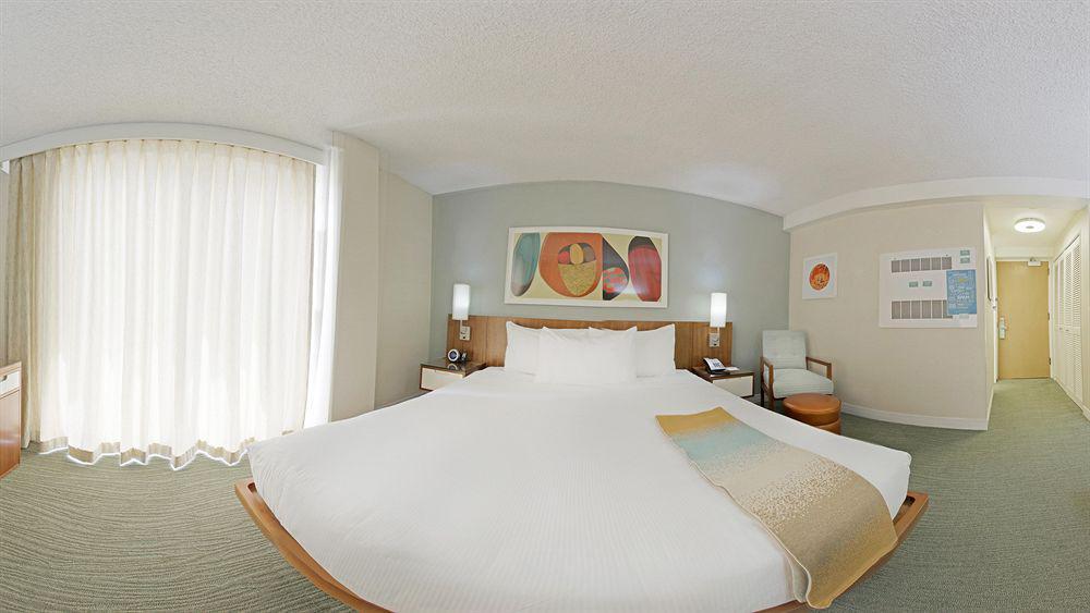 Shoreline Hotel Waikiki Хонолулу Екстериор снимка
